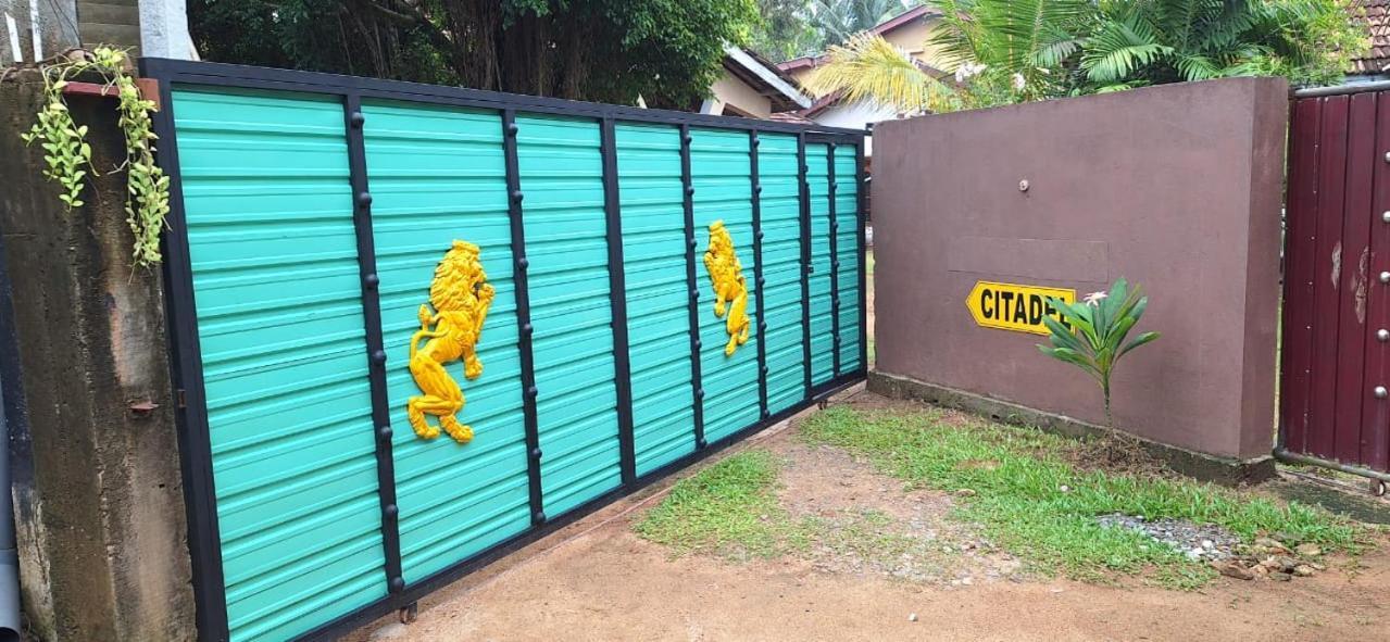 The Citadel Guest House Hikkaduwa Exterior photo