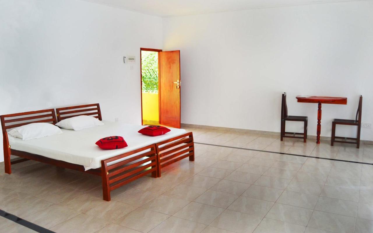 The Citadel Guest House Hikkaduwa Exterior photo